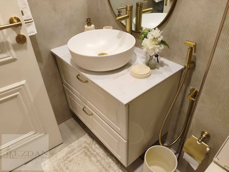 12 Half Bathroom. jpeg