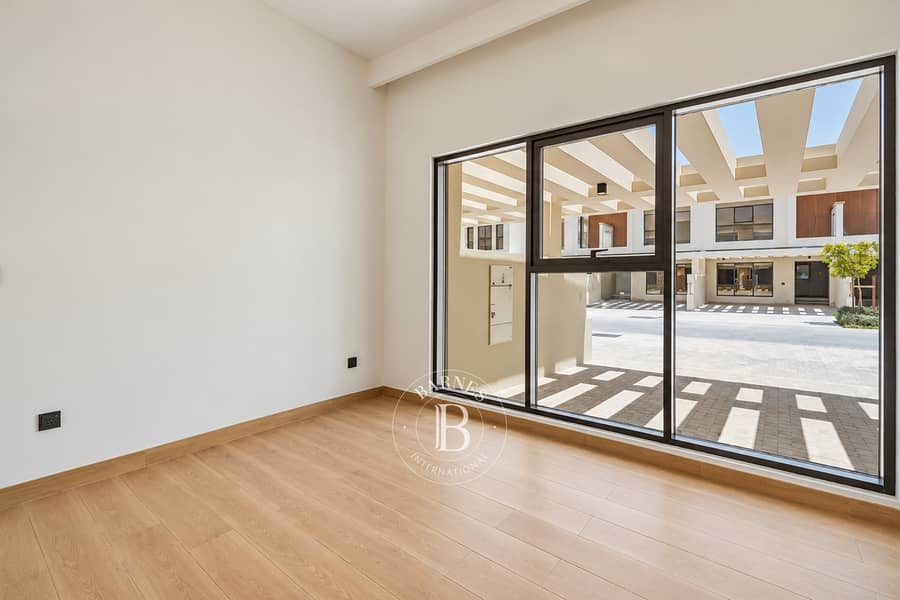 Costa Brava | Near Lagoon | White Goods Included Costa Brava | Near Lagoon | White Goods Included