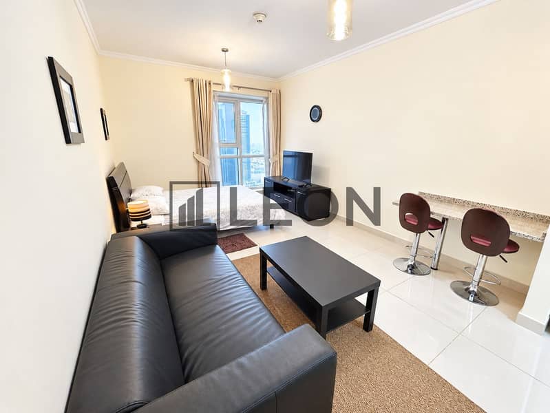 Bright Modern Studio with City Views. png Bright Modern Studio with City Views. png