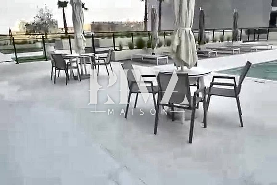 10 RM_LISTING_18_pool_lounge. jpg