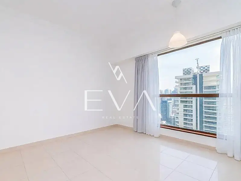 FULL MARINA VIEW | VACANT ON TRANSFER | EXPANSIVE