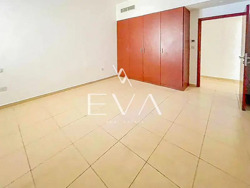 FULL MARINA VIEW | VACANT ON TRANSFER | EXPANSIVE