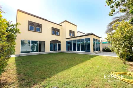 4 Schlafzimmer Villa zum Miete in Jumeirah Park, Dubai - Villa in Jumeirah Park，District 8, 4 schlafzimmer, 400000 AED - 16863583
