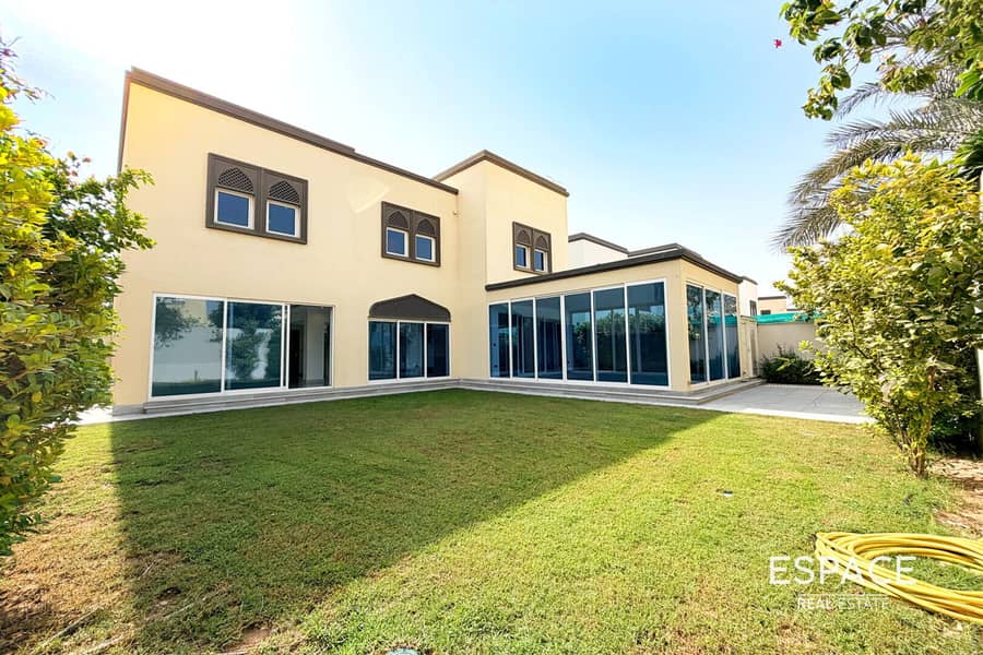 Villa in Jumeirah Park,District 8, 4 schlafzimmer, 400000 AED - 16863583 Villa in Jumeirah Park,District 8, 4 schlafzimmer, 400000 AED - 16863583