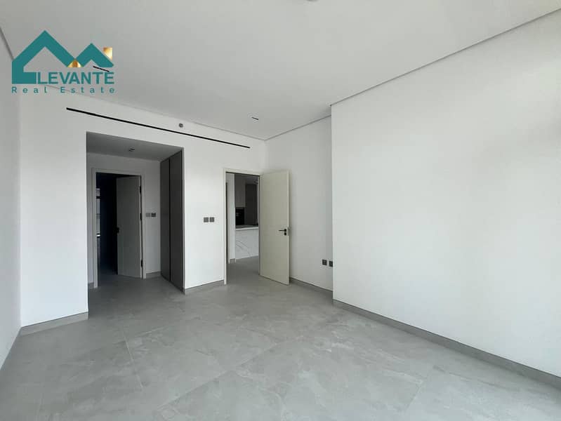 4 Image 4