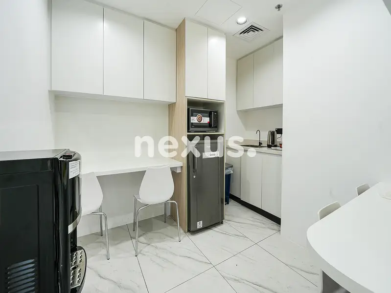FULLY FURNISHED | VACANT | COMMUNITY VIEW