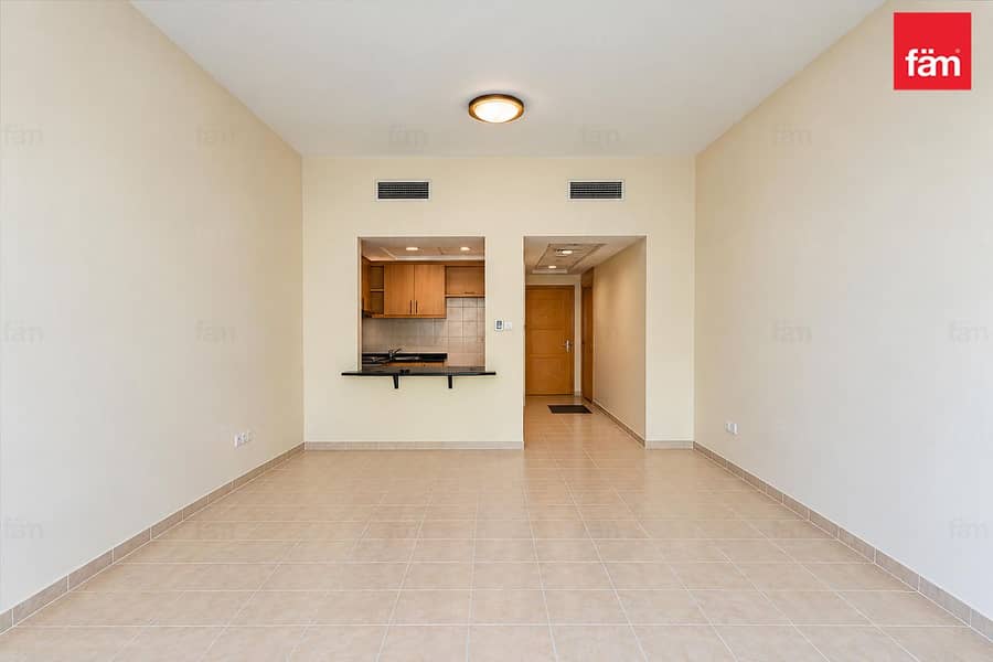 Apartamento en Discovery Gardens,Mogul,Building 227, 45000 AED - 16522078 Apartamento en Discovery Gardens,Mogul,Building 227, 45000 AED - 16522078