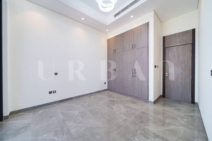 18 ADU00216. JPG