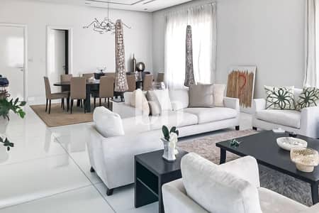 7 Bedroom Villa for Sale in Umm Suqeim, Dubai - Image 0 7 Bedroom Villa for Sale in Umm Suqeim, Dubai - Image 0