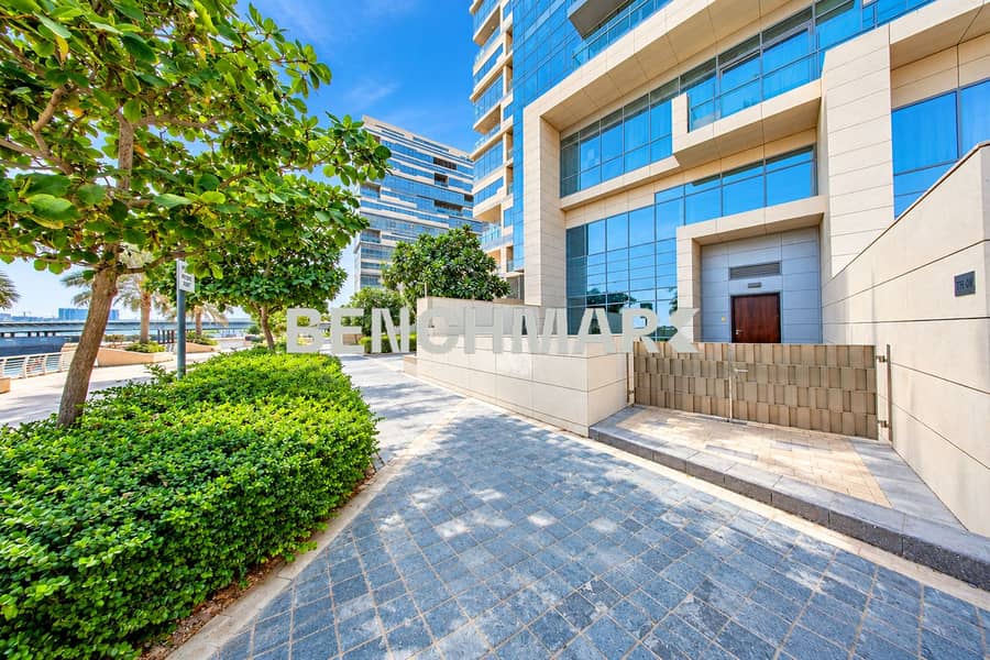Modern Waterfront Entrance and Landscaped Walkway. png Modern Waterfront Entrance and Landscaped Walkway. png