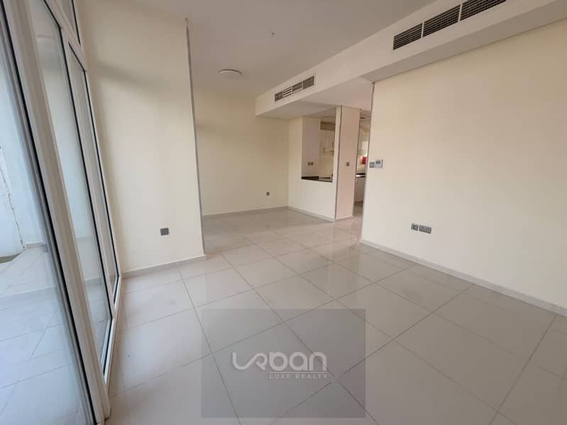 Single row | Well Maintained| Balcony Terrace| Single row