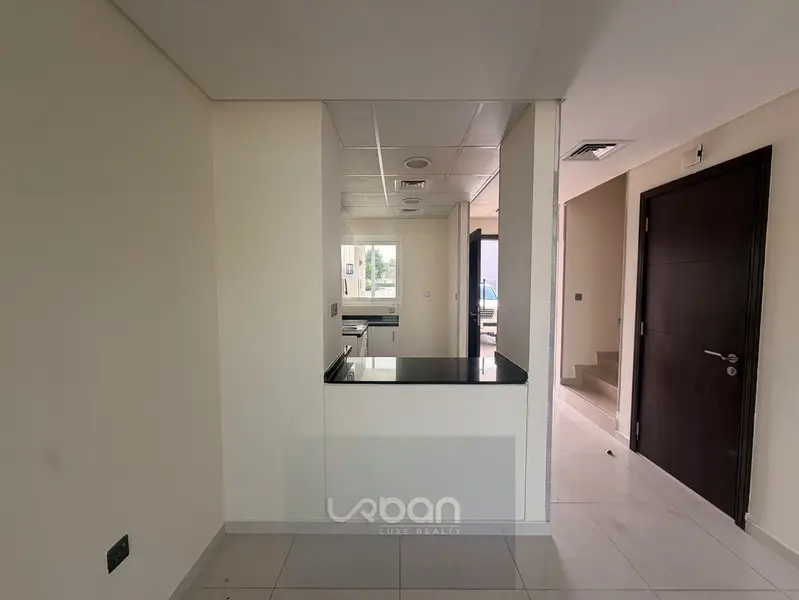 Single row | Well Maintained| Balcony Terrace| Single row