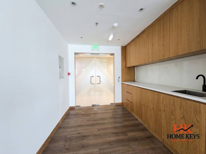 8 Improving_office_property_listin…_20261015122320. jpg