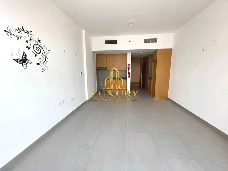 7 Spacious Studio for Rent in Al Mamsha | AED 33,999 | 4 Annual Installments