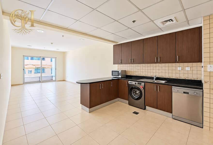 2 Bright Modern Apartment Interior. png
