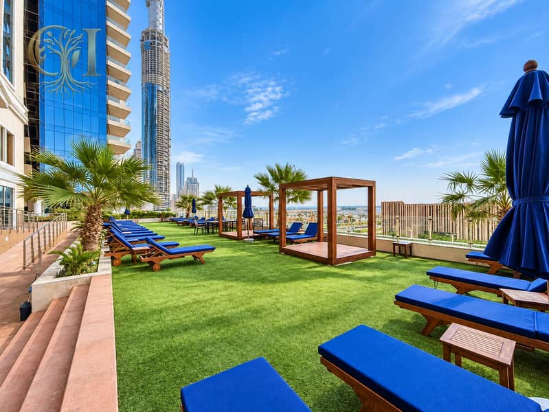 18 Luxury Rooftop Pool Deck Skyline. png