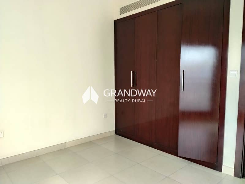 6 Spacious 5BR I TwinsVilla I Great Location — photo 6