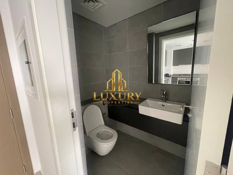 11 Spacious 1BHK with 2 Bathrooms & 2 Balconies | 4 Cheques | 54999 Yearly