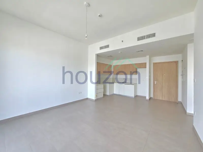 Spacious 1BR | Direct Park Access | Prime Location