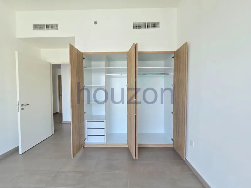 Spacious 1BR | Direct Park Access | Prime Location