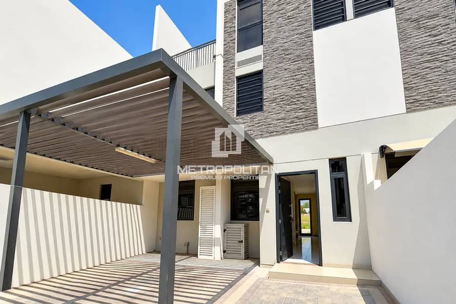 位于达马克山庄2号(达马克阿克雅),克雷特住宅区 5 卧室的联排别墅 150000 AED - 16866019 位于达马克山庄2号(达马克阿克雅),克雷特住宅区 5 卧室的联排别墅 150000 AED - 16866019