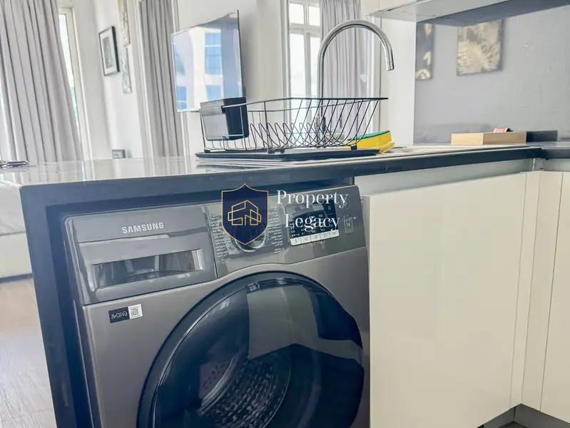 Fully Furnished | Huge Layout | Available in Oct