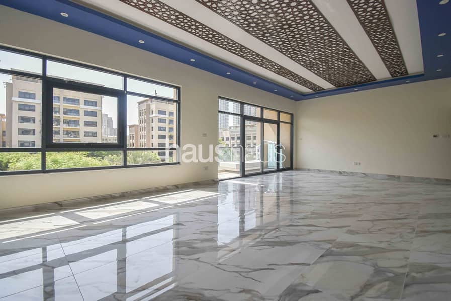Vacant Now | Vastu | Renovated | 2 Parking | Study