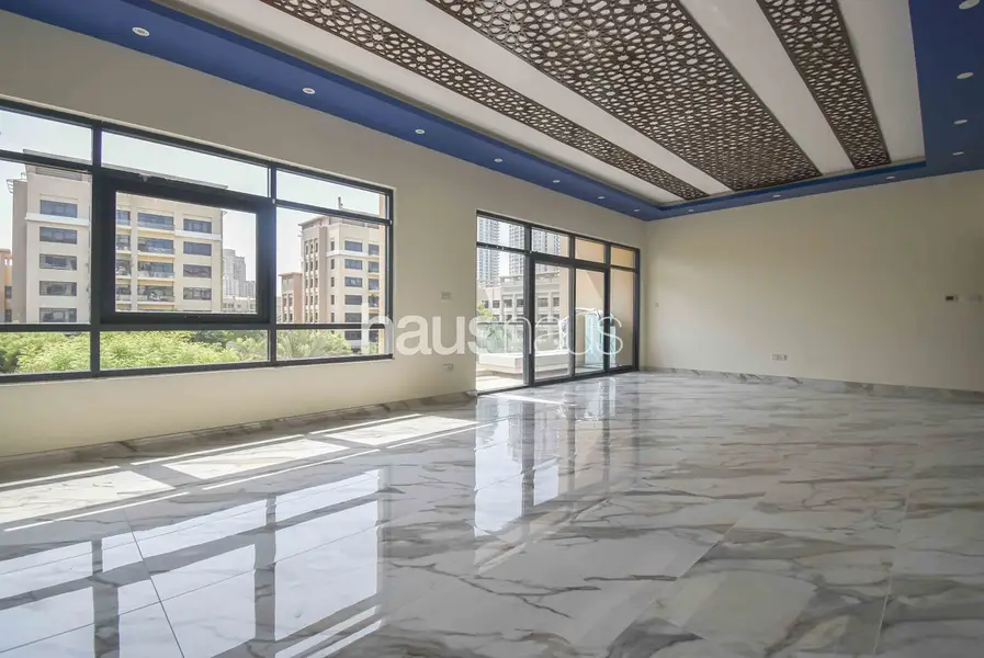 Vacant Now | Vastu | Renovated | 2 Parking | Study