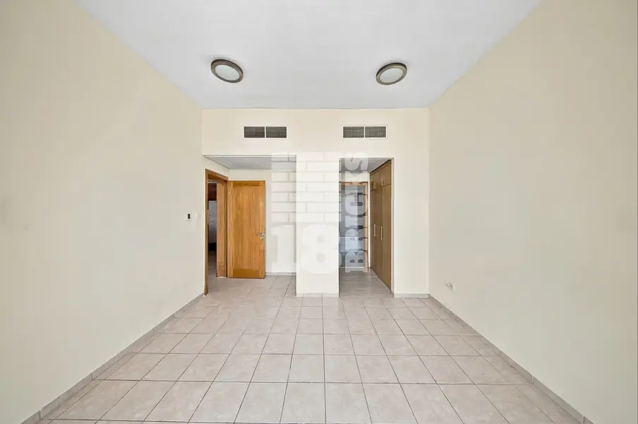 1BR + Store | Metro Nearby | Vacant