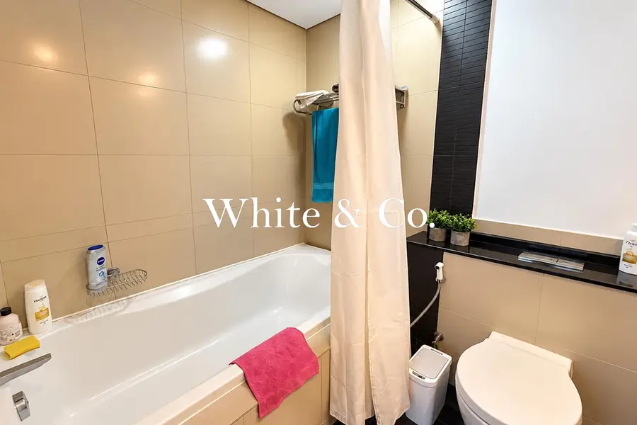 Private balcony | Vacant | Spacious Unit