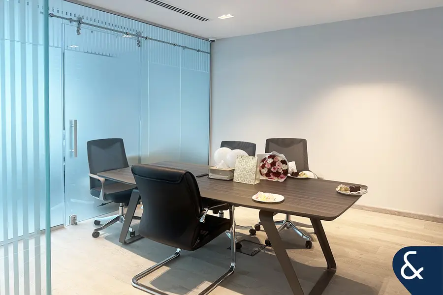 Furnished | Vacant | Glass Partitioned