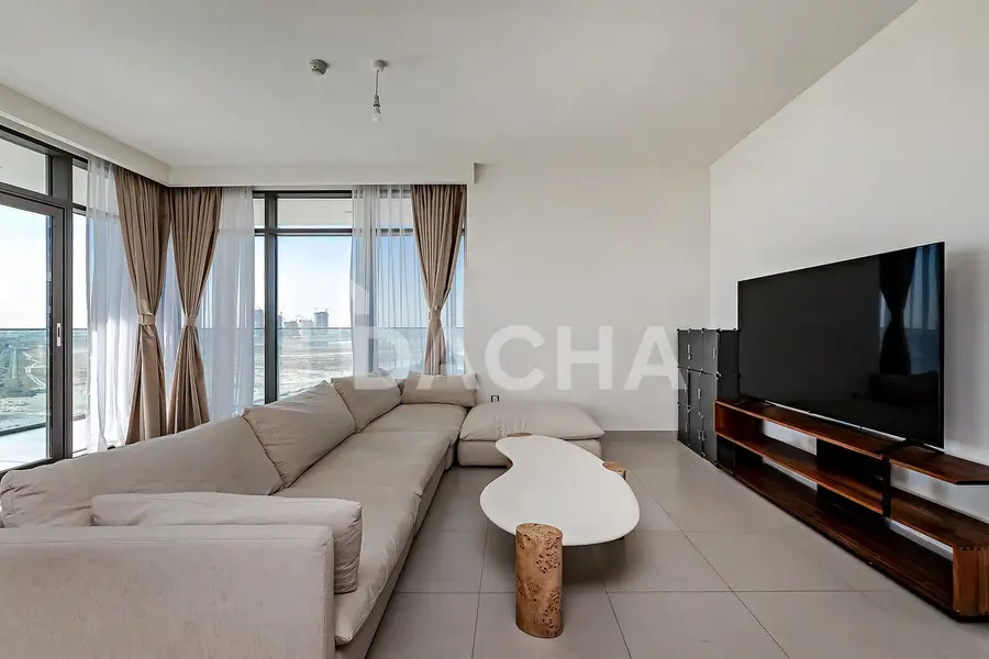 Corner Unit | Mid floor | Water View