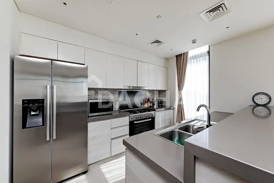 Corner Unit | Mid floor | Water View
