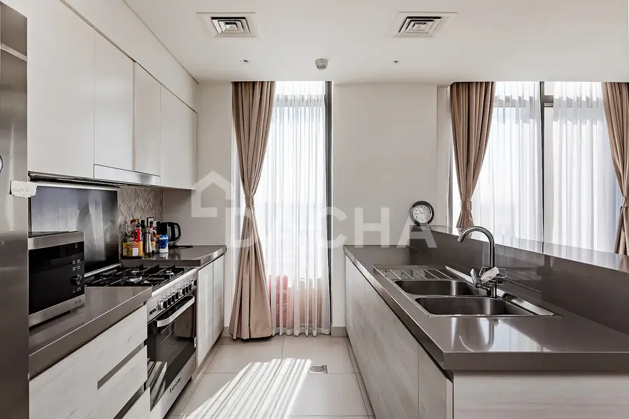 Corner Unit | Mid floor | Water View