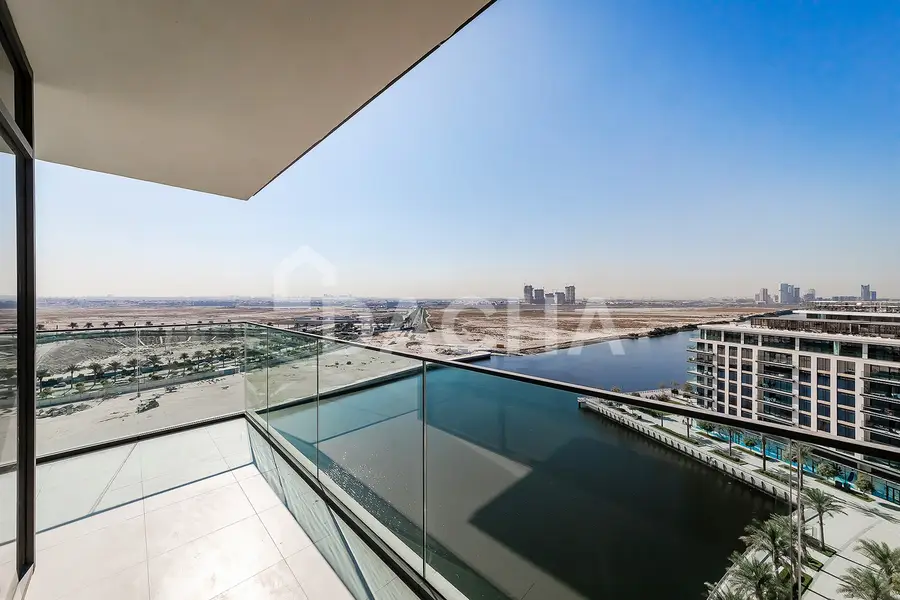 Corner Unit | Mid floor | Water View