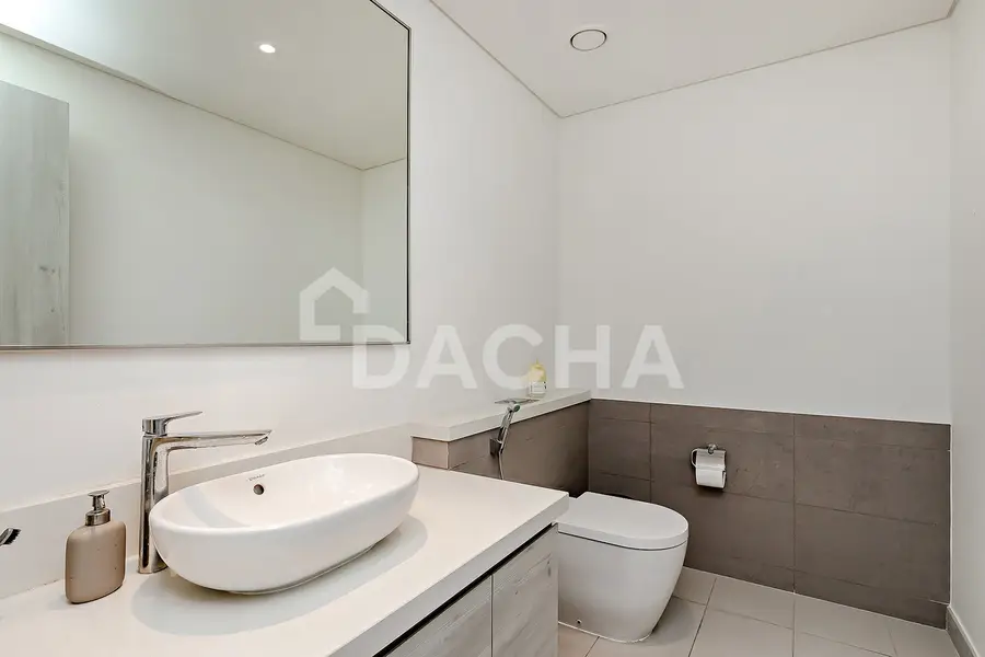 Corner Unit | Mid floor | Water View
