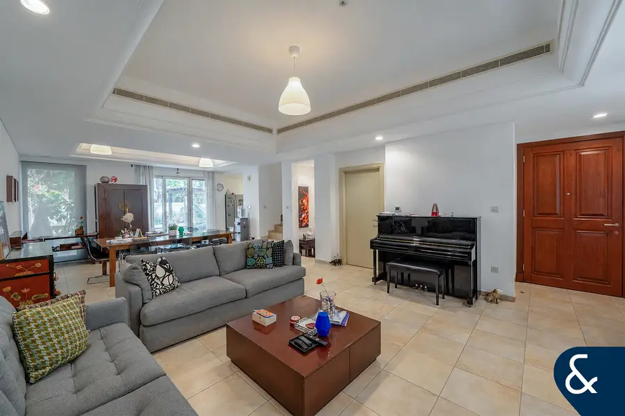 Exclusive | 4 Beds + Maid | Corner Unit