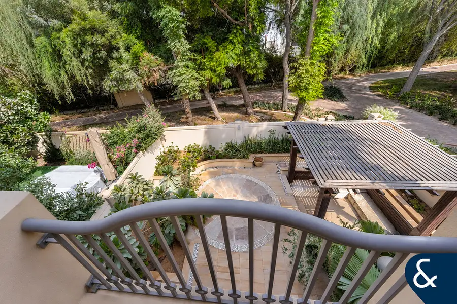 Exclusive | 4 Beds + Maid | Corner Unit