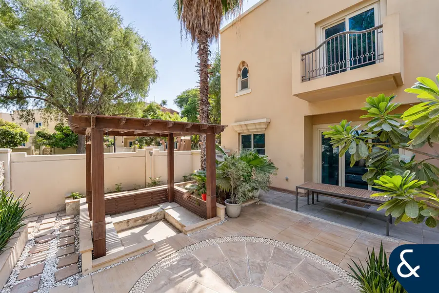 Exclusive | 4 Beds + Maid | Corner Unit