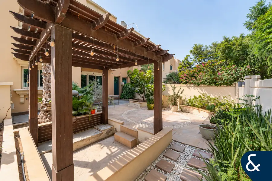 Exclusive | 4 Beds + Maid | Corner Unit