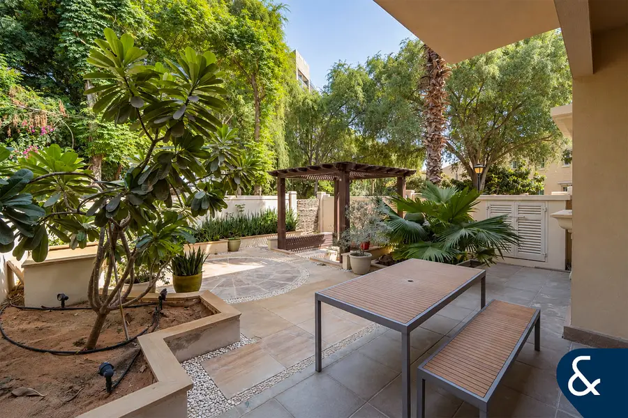 Exclusive | 4 Beds + Maid | Corner Unit