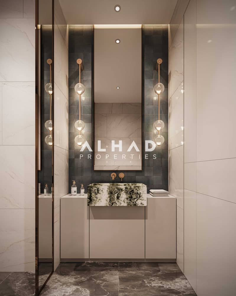 3 Bathroom . jpg