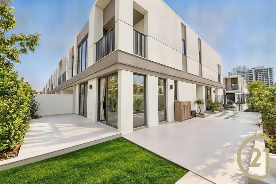 Renovated | True Corner | Big Plot Renovated | True Corner | Big Plot