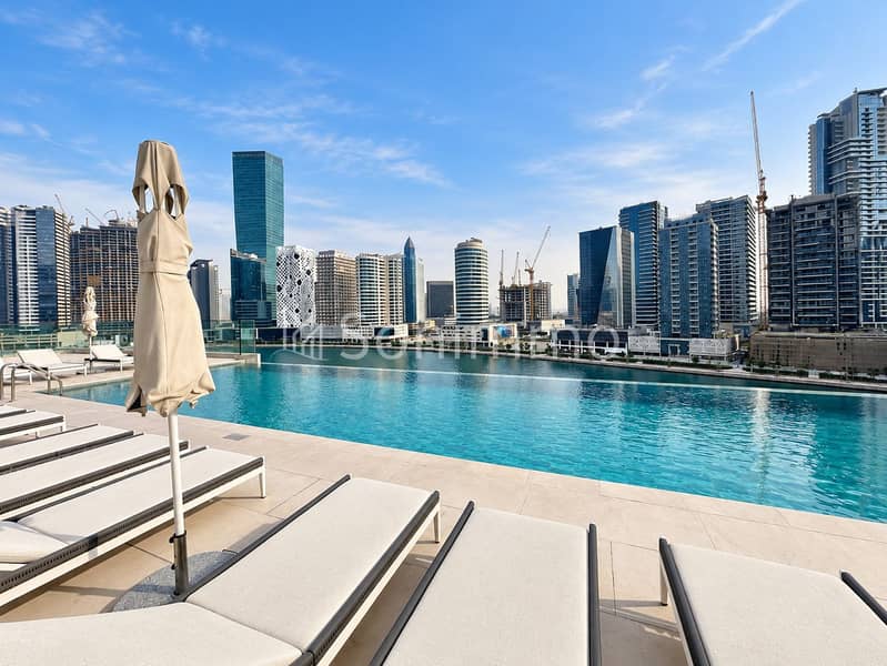 19 Luxury Infinity Pool Skyline Retreat. png