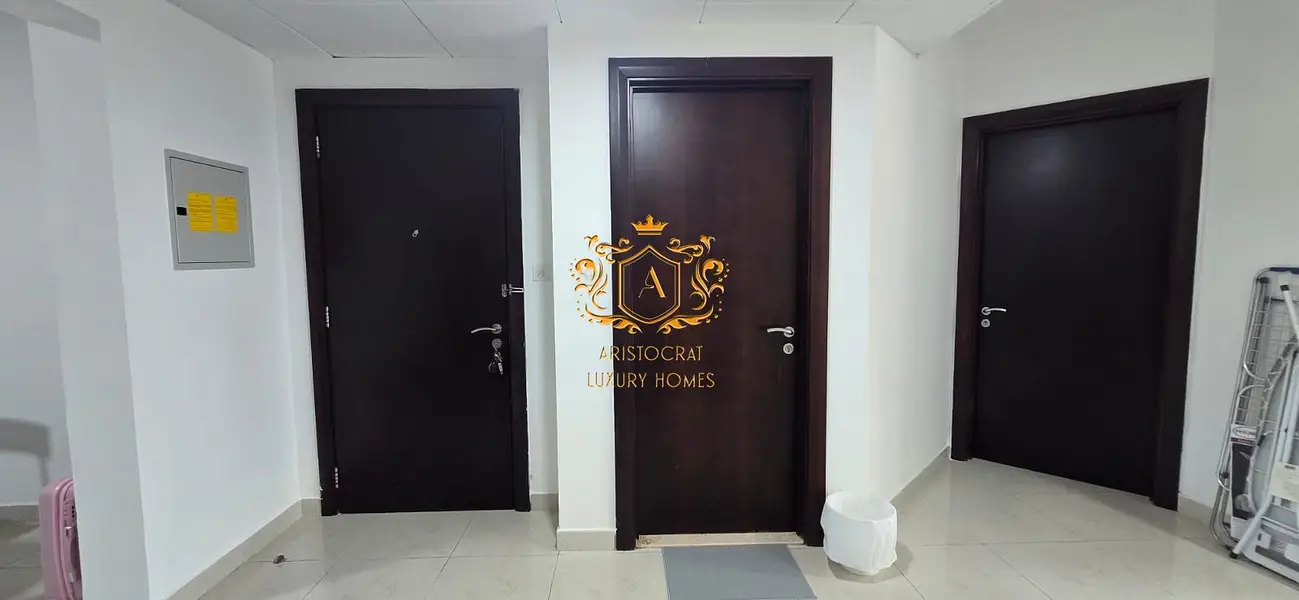 Central Prime Location I Newly Furnished 1BR Plus Quest-Room I 1 Parking