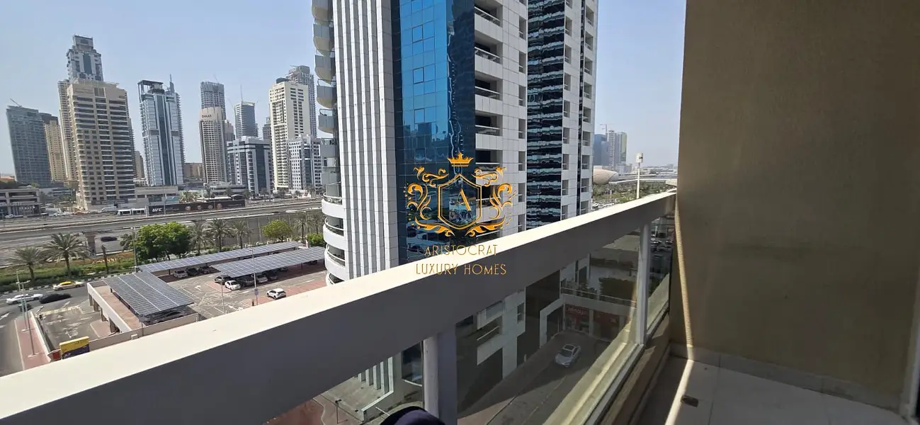 Central Prime Location I Newly Furnished 1BR Plus Quest-Room I 1 Parking