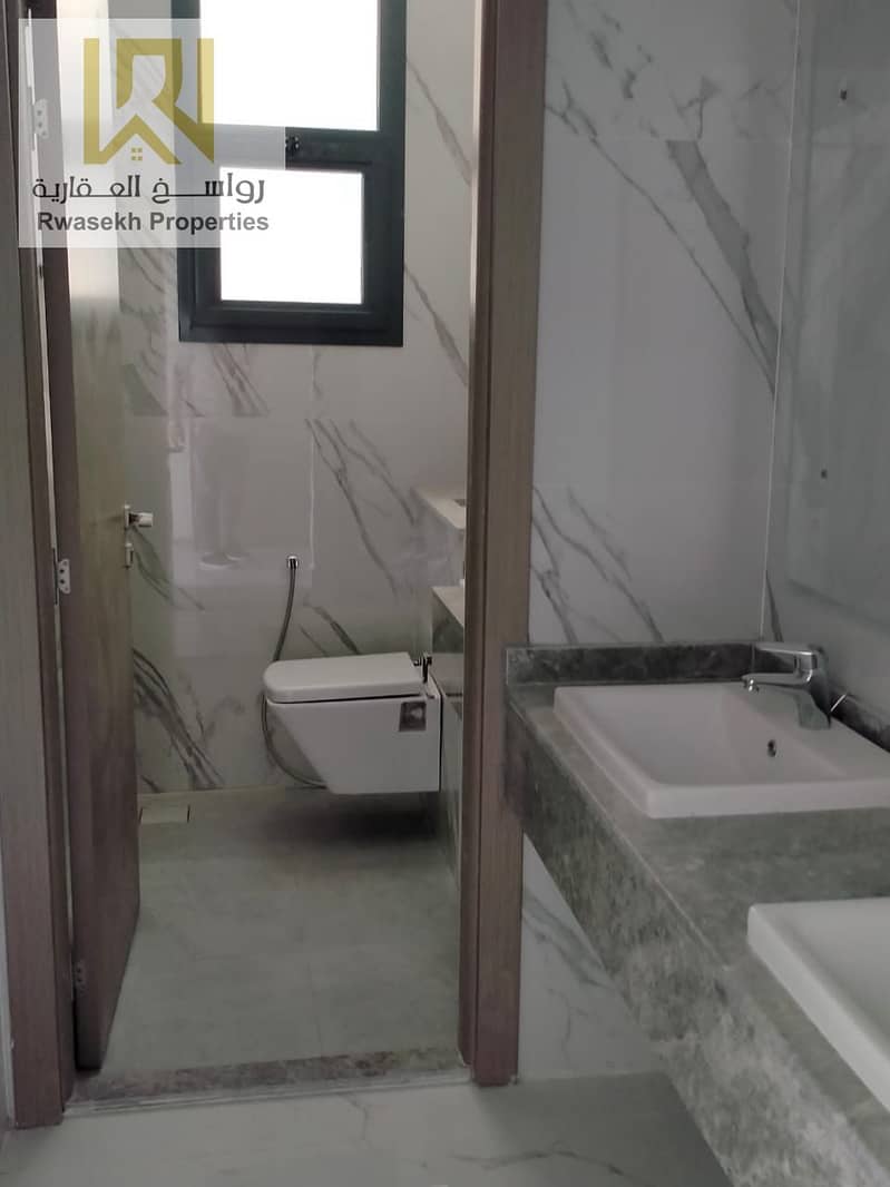 10 54bbb2f6-2a9b-4902-ae14-24753afcb975. jpg