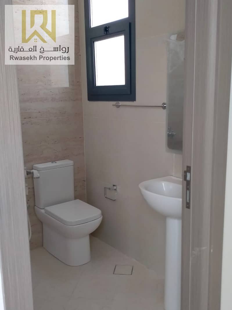 13 197aed9e-89e1-4aae-85d7-fdb9db63a4ad. jpg