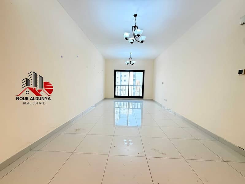 FRONT OF METRO SUPER LUXURY 3BHK WITH MAID ROOM OPEN VIEW BALCONY ONLY FOR FAMILY!!