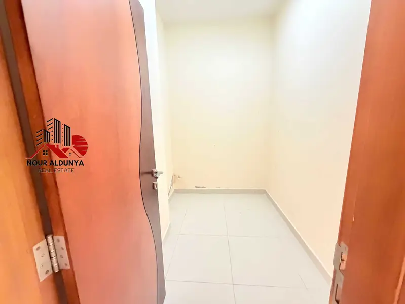 FRONT OF METRO SUPER LUXURY 3BHK WITH MAID ROOM OPEN VIEW BALCONY ONLY FOR FAMILY!!